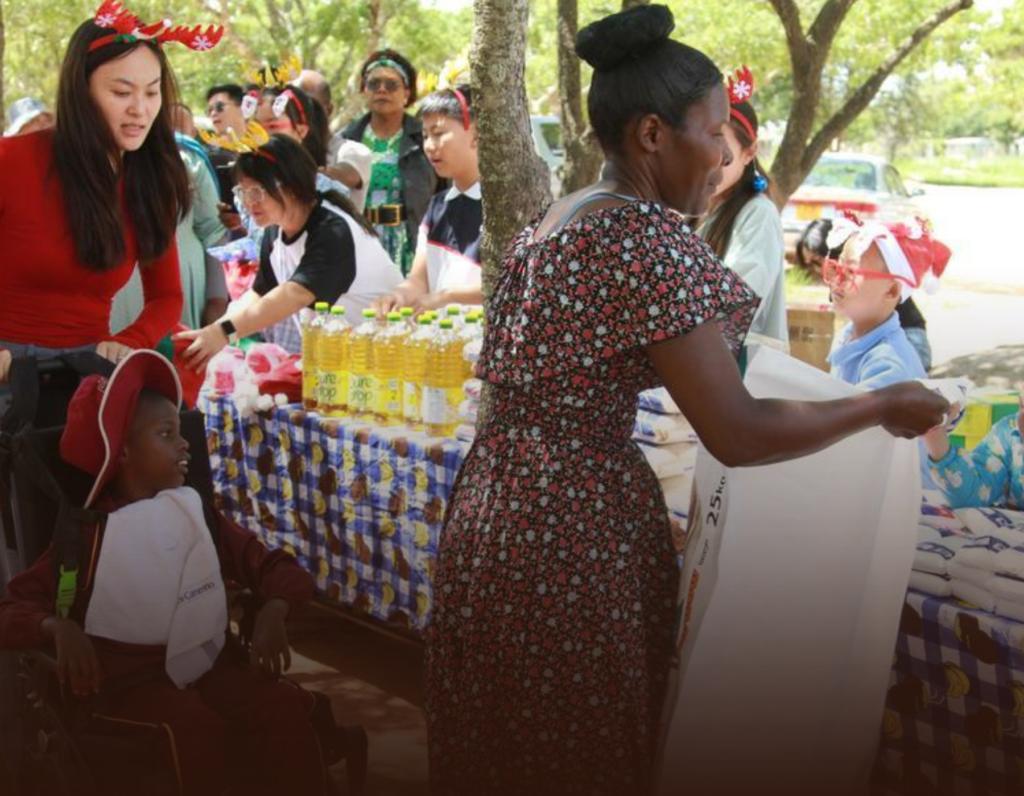 Chinese Business Community Donates Daily Necessities and Classroom to Disabled Children in Zimbabwe