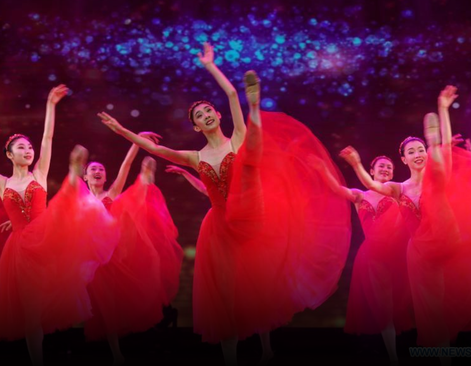 Chinese Art Troupe Dazzles Ghanaian Students, Deepening Cultural Bonds Between Ghana and China